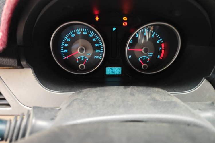 Used Buick Excelle 2011 1.6LX-AT Odometer Close Up