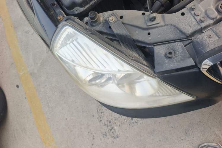 Used Buick Excelle 2011 1.6 LE-MT Right Front Headlight