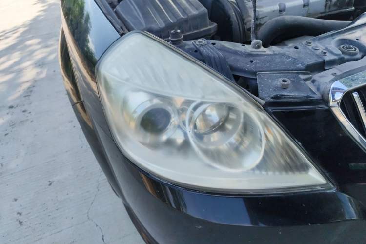 Used Buick Excelle 2011 1.6 LE-AT Right Front Headlight