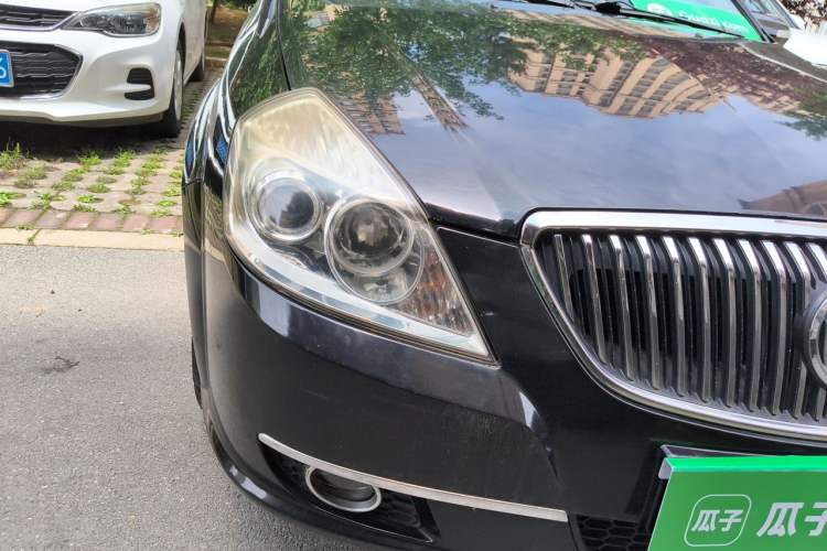 Used Buick Excelle 2011 1.6 LE-MT Right Front Headlight