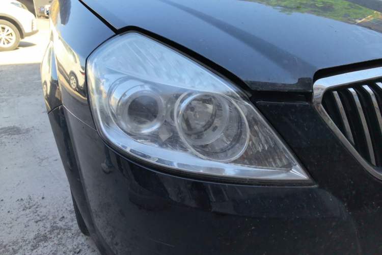 Used Buick Excelle 2011 1.6 LE-MT Right Front Headlight
