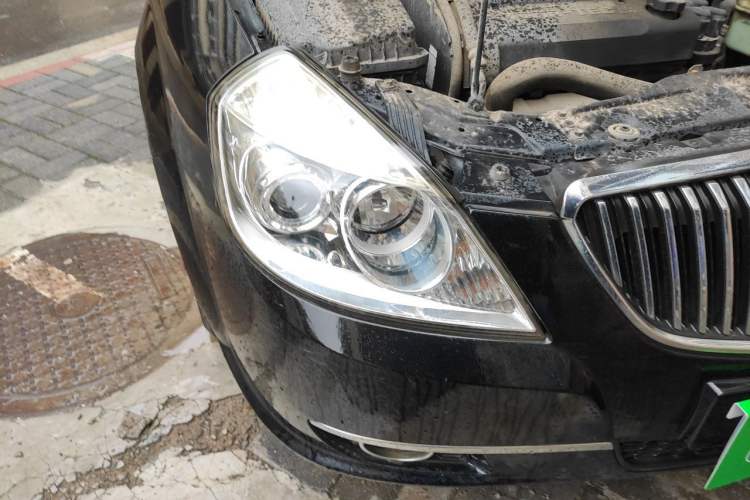 Used Buick Excelle 2011 1.6 LE-MT Right Front Headlight