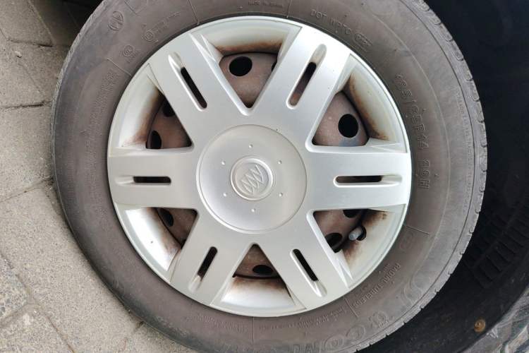 Used Buick Excelle 2011 1.6LX-AT Right Front Wheel Hub