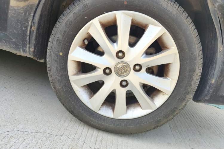Used Buick Excelle 2011 1.6 LE-AT Right Front Wheel Hub