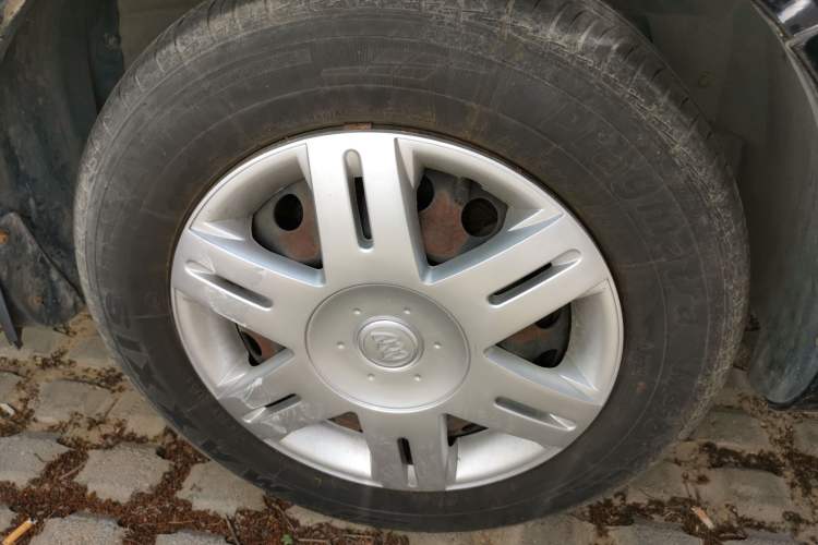 Used Buick Excelle 2011 1.6LX-AT Right Front Wheel Hub