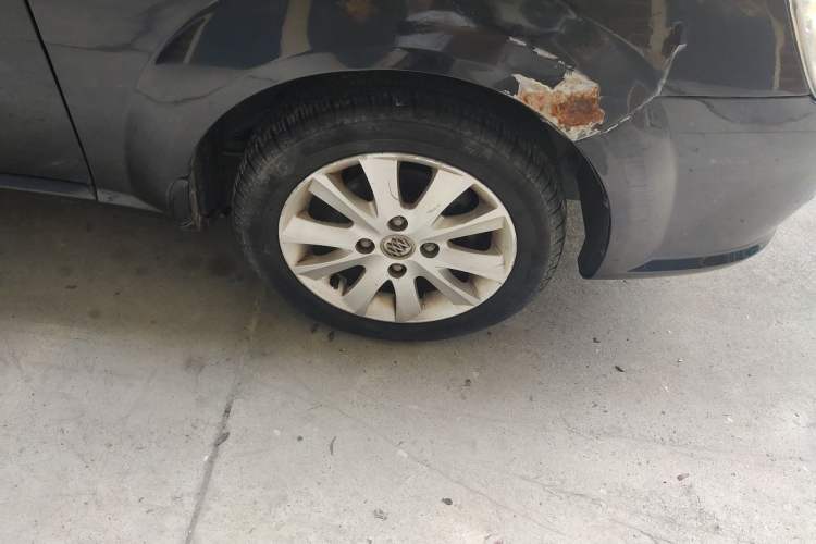 Used Buick Excelle 2011 1.6 LE-AT Right Front Wheel Hub