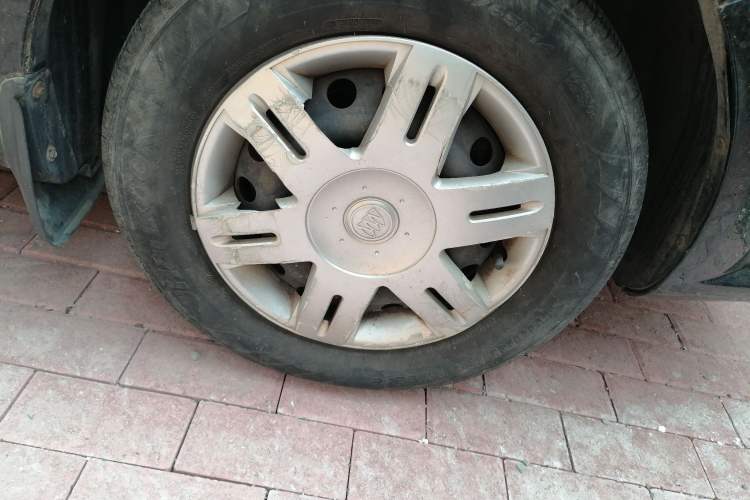 Used Buick Excelle 2011 1.6 LX-MT Right Front Wheel Hub