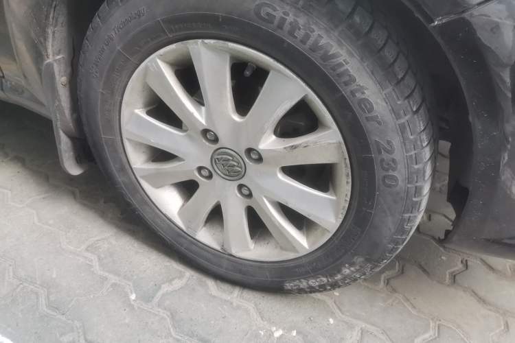 Used Buick Excelle 2011 1.6 LE-AT Right Front Wheel Hub