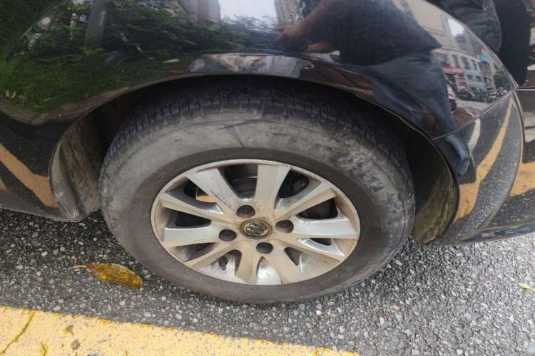 Used Buick Excelle 2011 1.6 LX-MT Right Front Wheel Hub