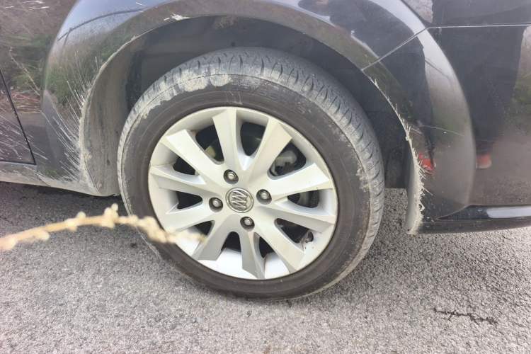 Used Buick Excelle 2011 1.6 LE-MT Right Front Wheel Hub