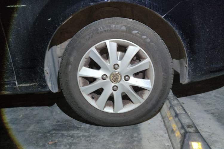 Used Buick Excelle 2011 1.6 LX-MT Right Front Wheel Hub