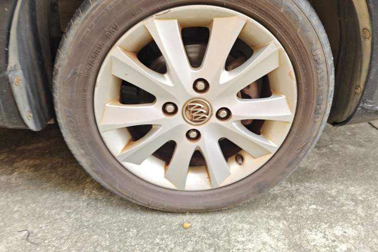 Used Buick Excelle 2011 1.6LX-AT Right Front Wheel Hub