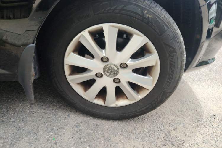 Used Buick Excelle 2011 1.6LX-AT Right Front Wheel Hub