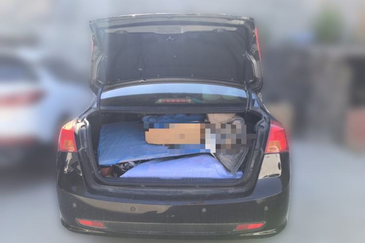 Used Buick Excelle 2011 1.6 LE-MT Trunk
