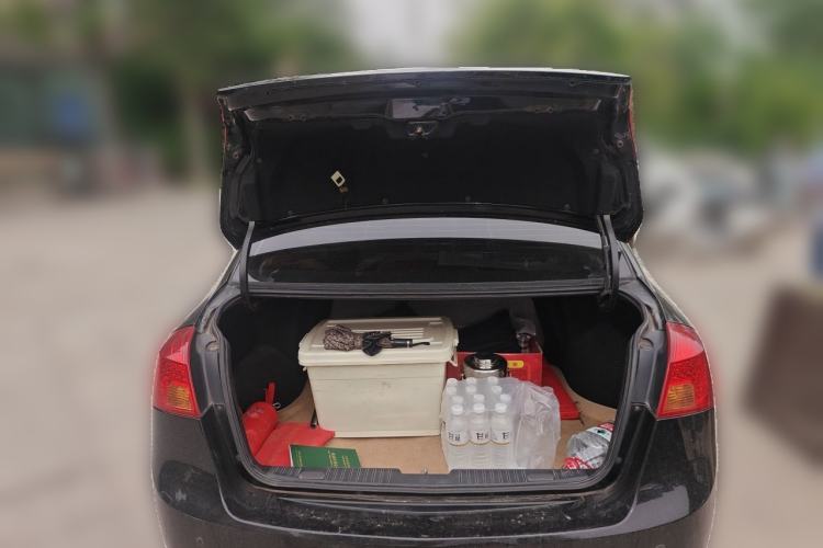 Used Buick Excelle 2011 1.6 LX-MT Trunk