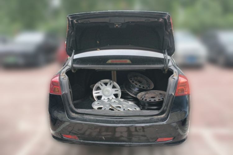Used Buick Excelle 2011 1.6LX-AT Trunk