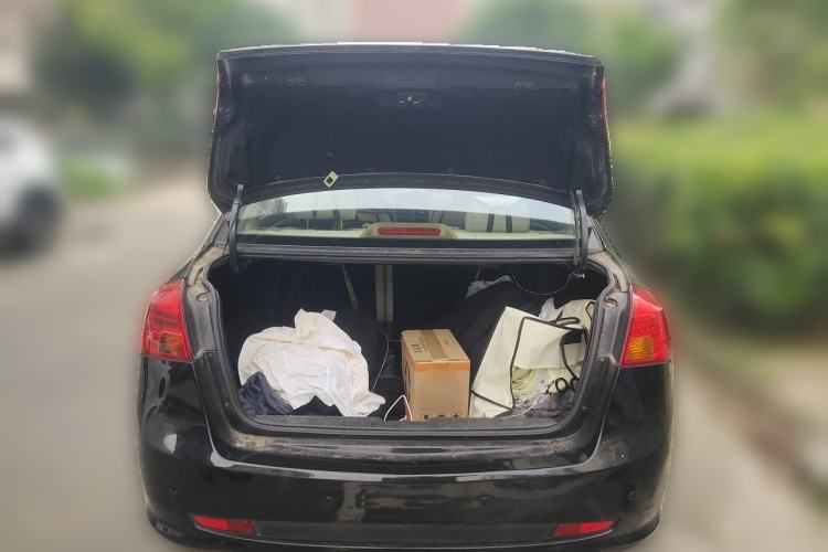 Used Buick Excelle 2011 1.6 LE-MT Trunk