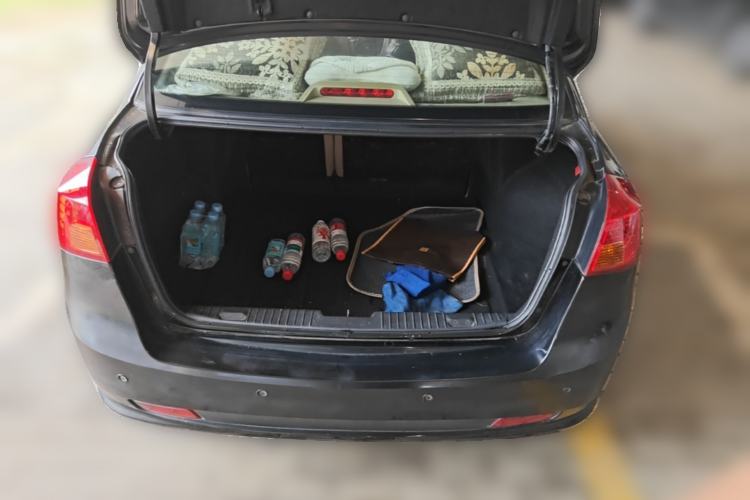 Used Buick Excelle 2011 1.6 LE-MT Trunk