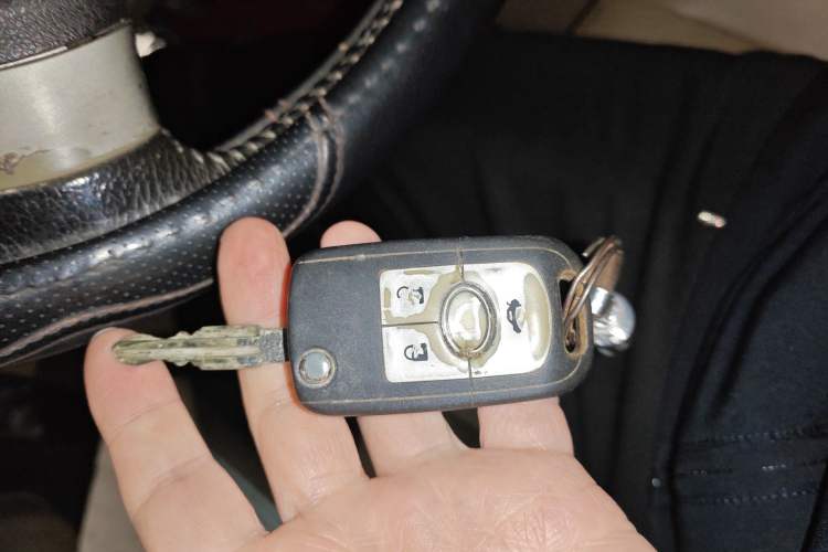 Used Buick Excelle 2011 1.6 LE-MT Vehicle Key