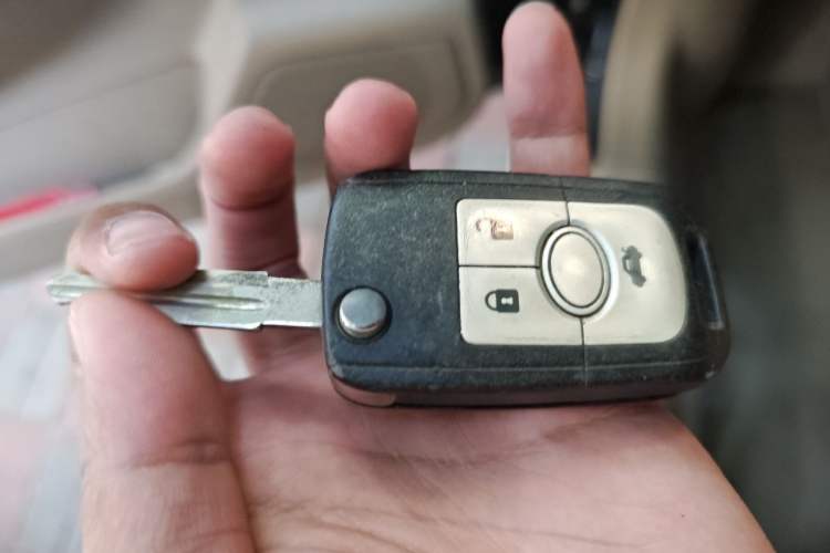 Used Buick Excelle 2011 1.6 LE-MT Vehicle Key