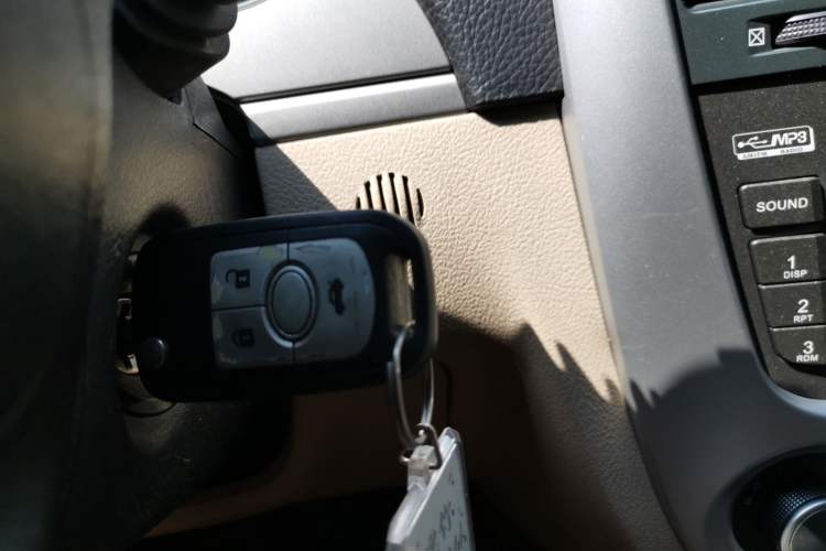 Used Buick Excelle 2011 1.6LX-AT Vehicle Key