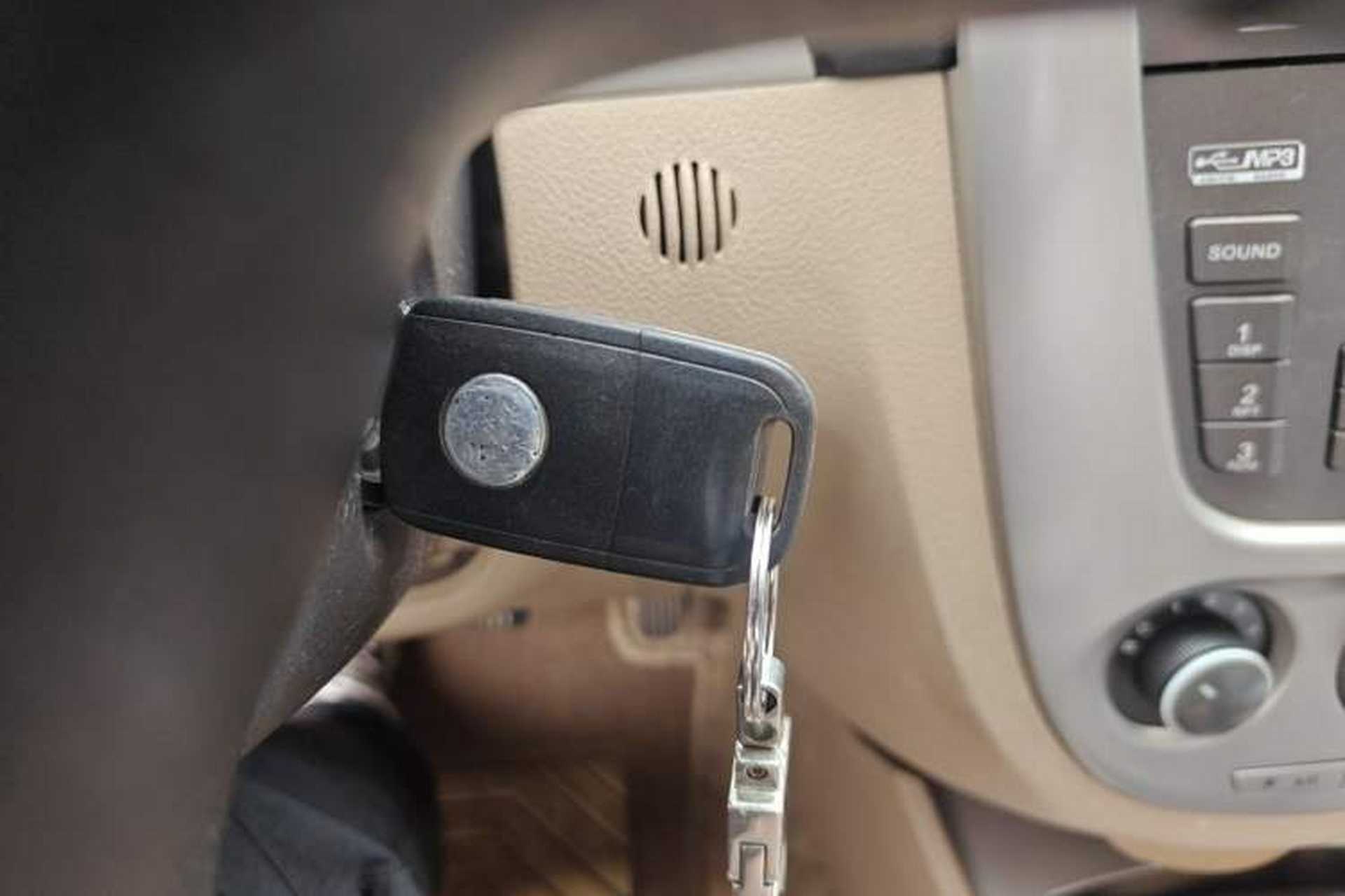 Used Buick Excelle 2011 1.6 LX-MT Vehicle Key