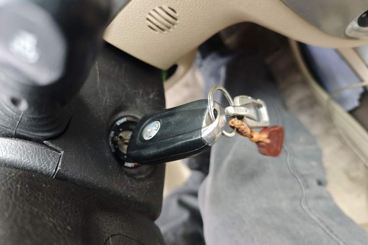 Used Buick Excelle 2011 1.6 LX-MT Vehicle Key