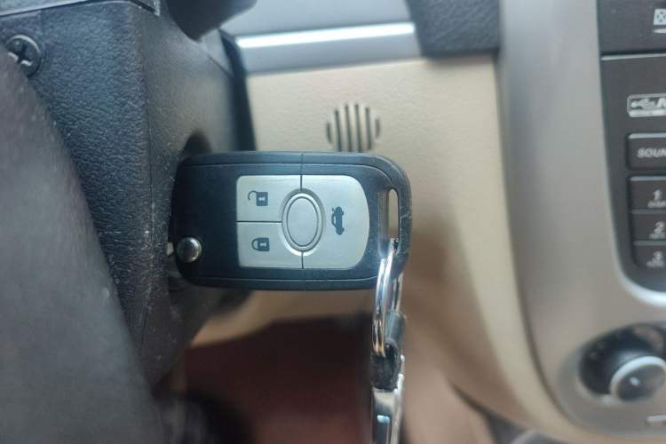 Used Buick Excelle 2011 1.6 LX-MT Vehicle Key