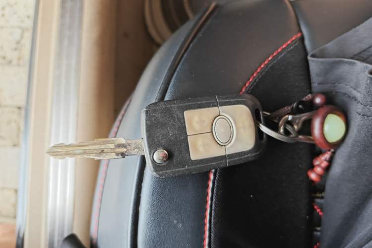 Used Buick Excelle 2011 1.6 LE-MT Vehicle Key