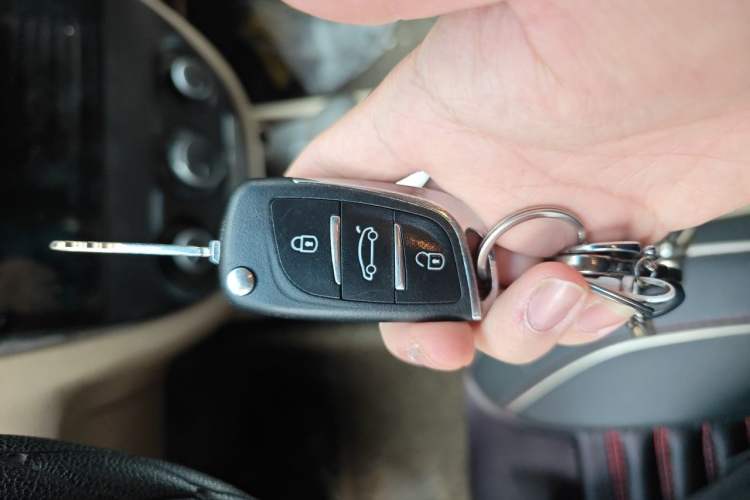 Used Buick Excelle 2011 1.6LX-AT Vehicle Key