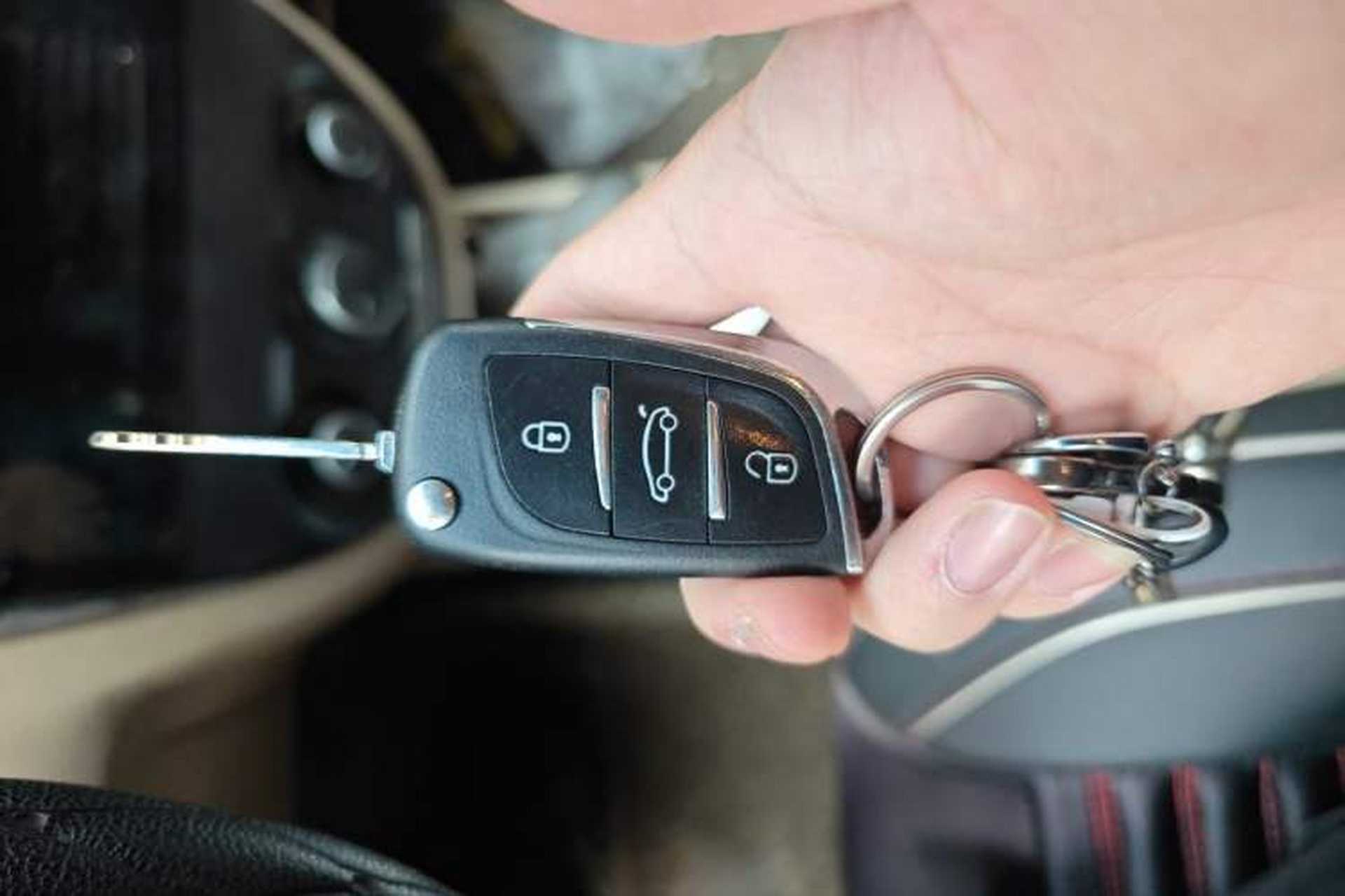 Used Buick Excelle 2011 1.6LX-AT Vehicle Key