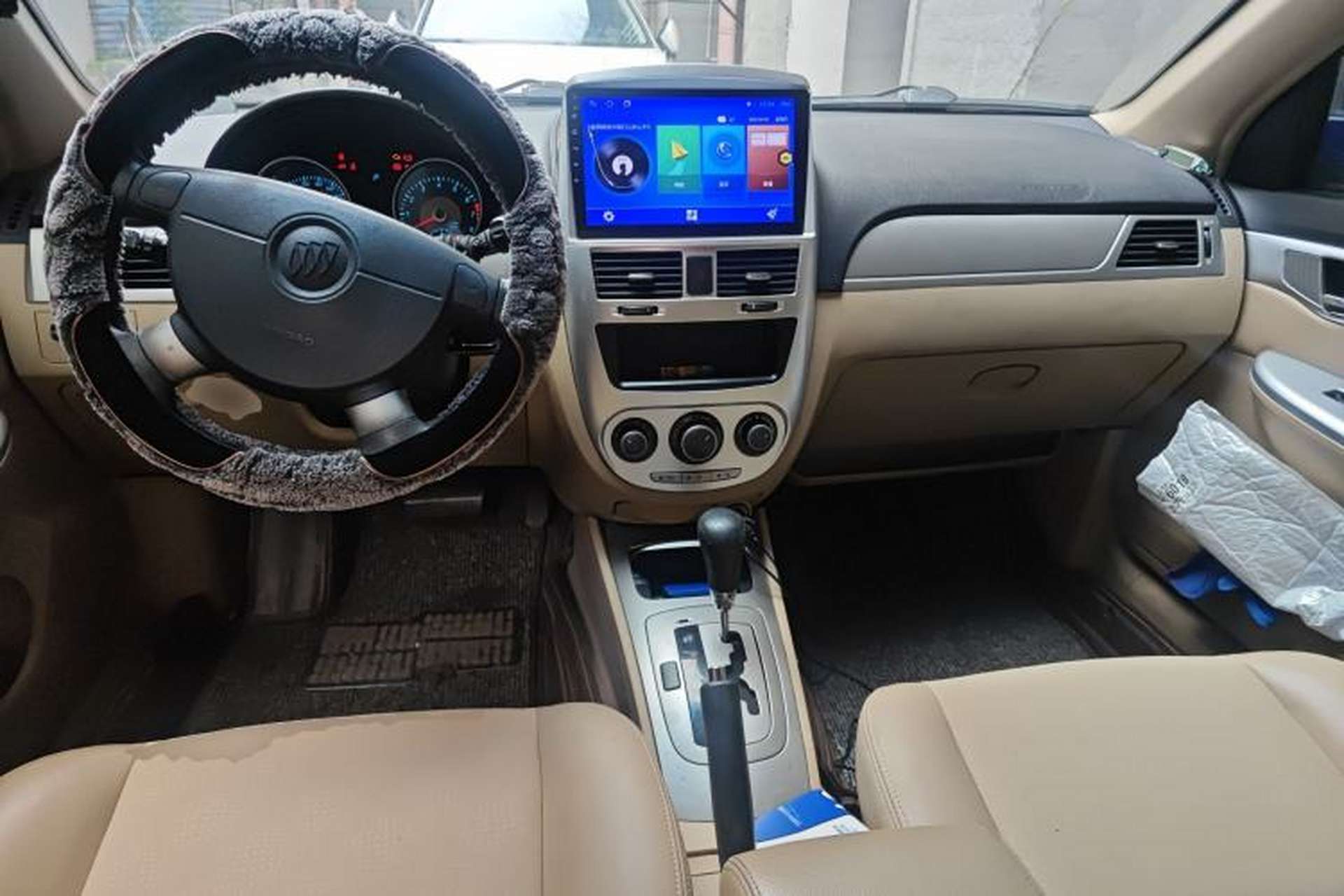 Used Buick Excelle 2011 1.6LX-AT Center Console