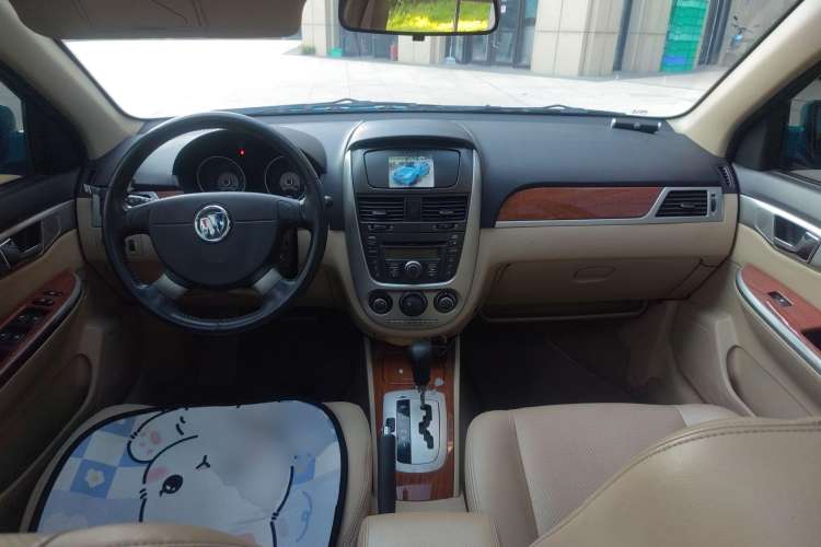 Used Buick Excelle 2011 1.6 LE-AT Interior 3