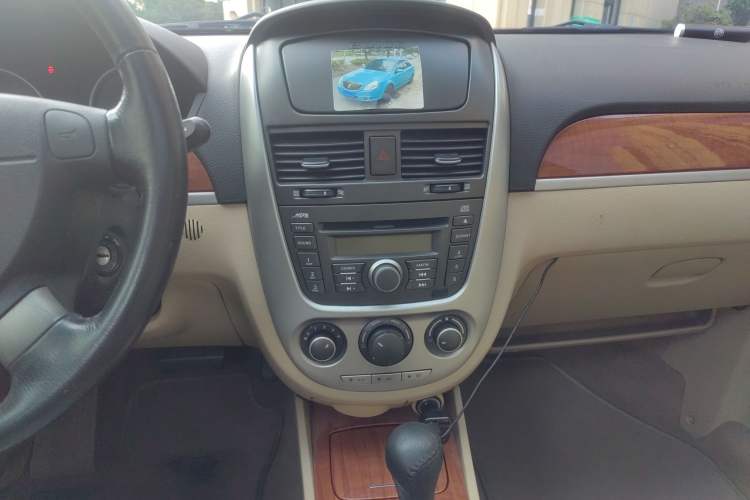 Used Buick Excelle 2011 1.6 LE-AT Interior 4