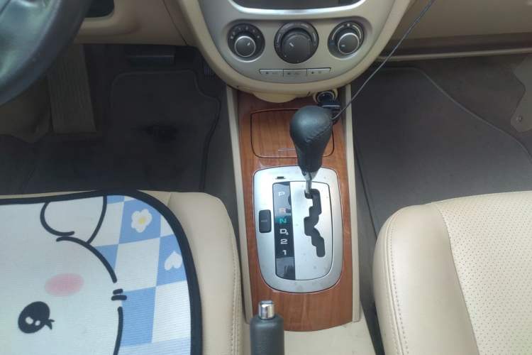 Used Buick Excelle 2011 1.6 LE-AT Interior 5