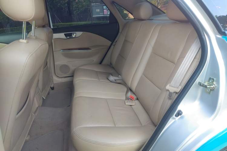 Used Buick Excelle 2011 1.6 LE-AT Interior 7