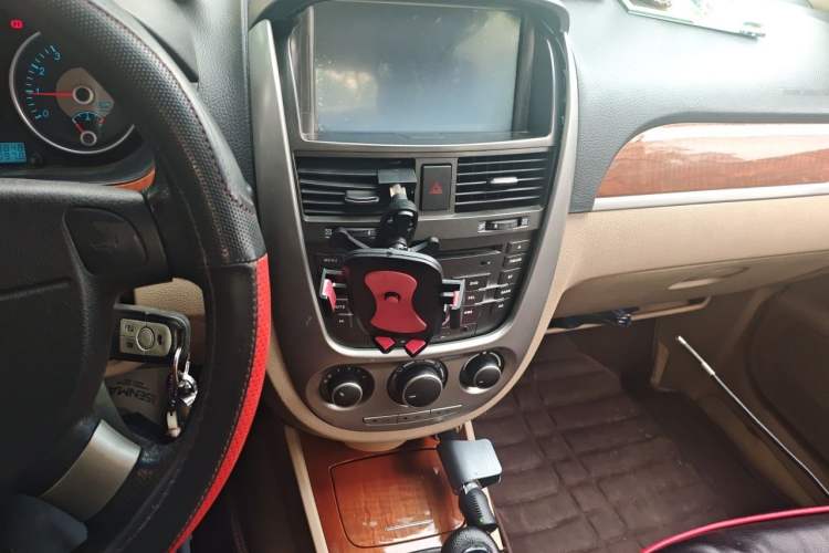 Used Buick Excelle 2011 1.6 LE-MT Audio And AC Panel