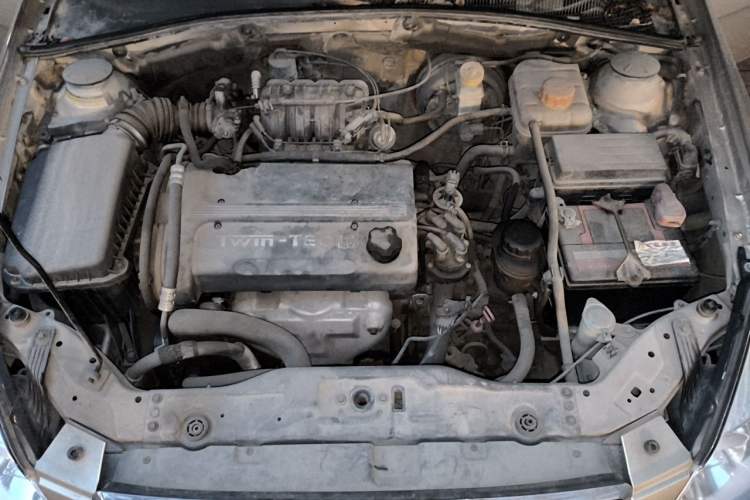 Used Buick Excelle 2011 1.6 LE-AT Engine Bay