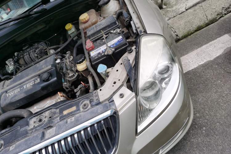 Used Buick Excelle 2011 1.6 LE-AT Engine Bay Left