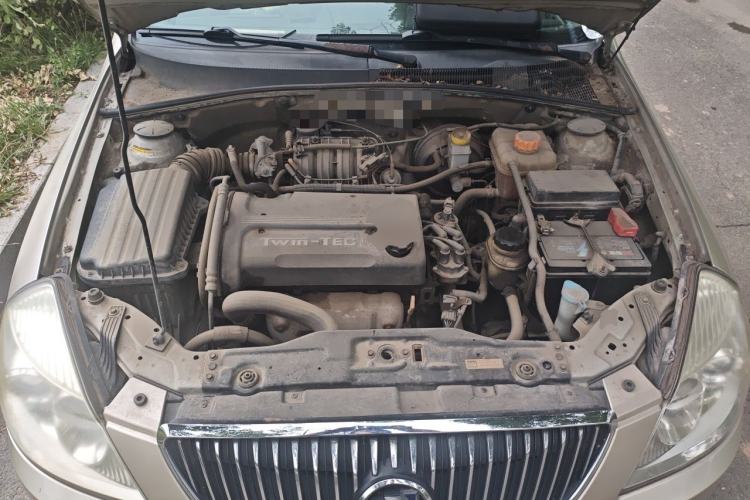 Used Buick Excelle 2011 1.6 LE-MT Engine Bay