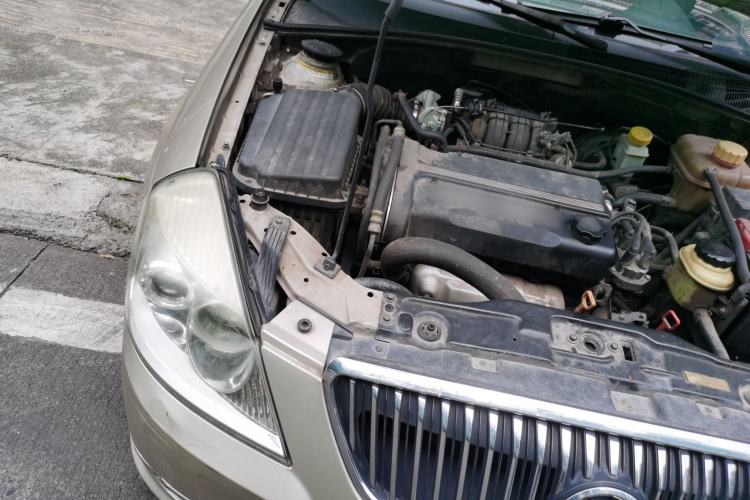 Used Buick Excelle 2011 1.6 LE-AT Engine Bay Right