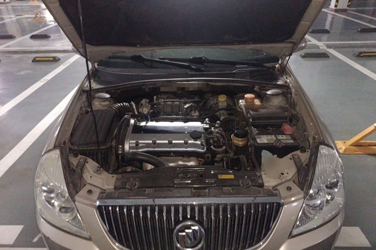 Used Buick Excelle 2011 1.6 LE-MT Engine Bay