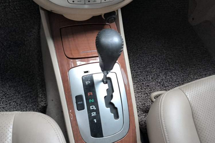 Used Buick Excelle 2011 1.6 LE-AT Gear Lever