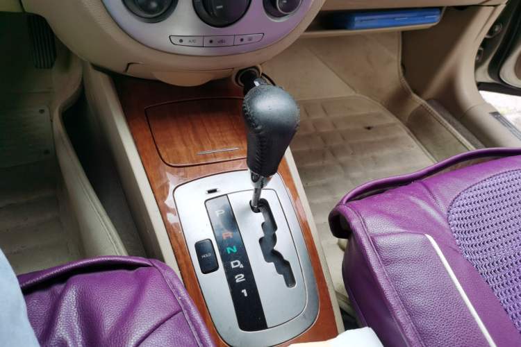 Used Buick Excelle 2011 1.6 LE-AT Gear Lever