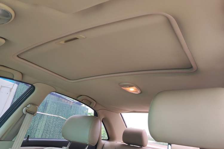 Used Buick Excelle 2011 1.6 LE-MT Headliner