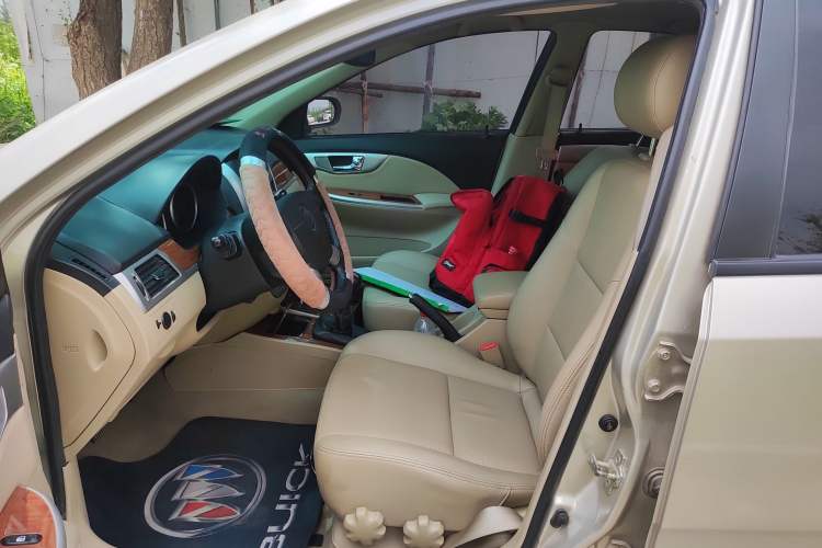 Used Buick Excelle 2011 1.6 LE-MT Left Front Seat