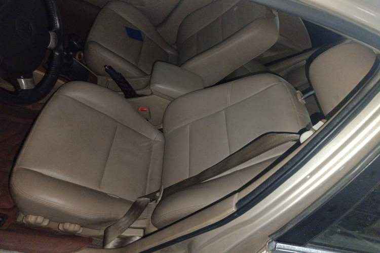 Used Buick Excelle 2011 1.6 LE-MT Left Front Seat