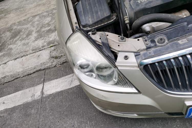 Used Buick Excelle 2011 1.6 LE-AT Right Front Headlight