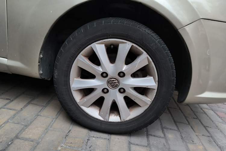 Used Buick Excelle 2011 1.6 LE-AT Right Front Wheel Hub