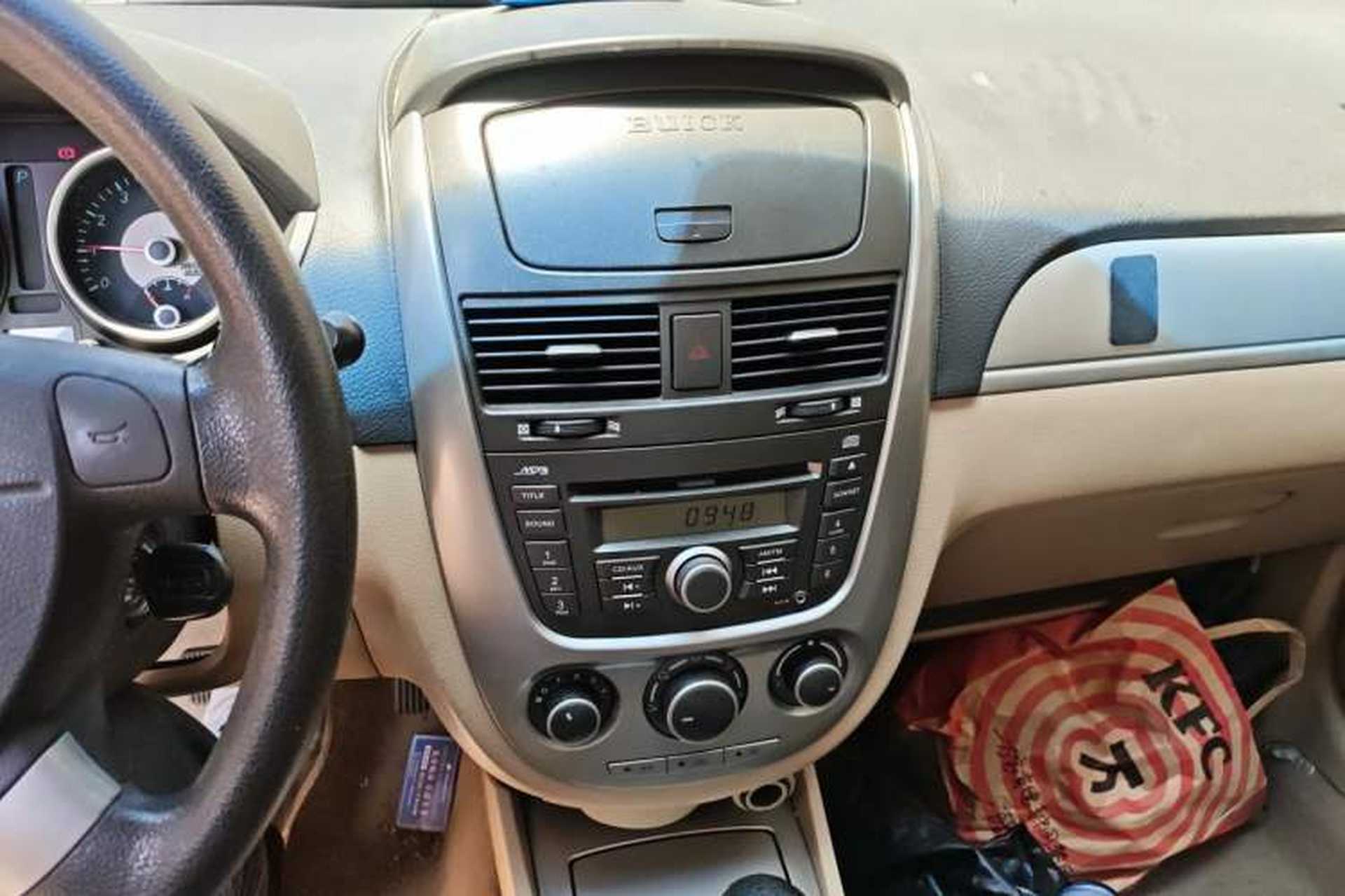 Used Buick Excelle 2011 1.6LX-AT Audio And AC Panel